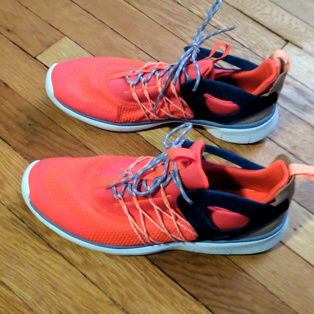 Womens NIKE FREE VIRITOUS Orange Trainers 725060 600 size 9.5